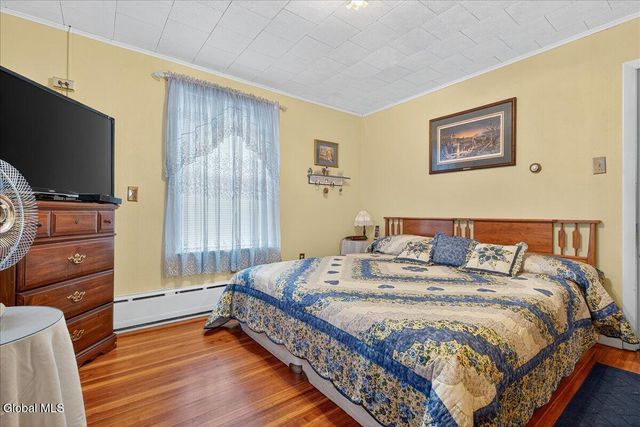 102 S Crystal Street, Schaghticoke, NY 12118