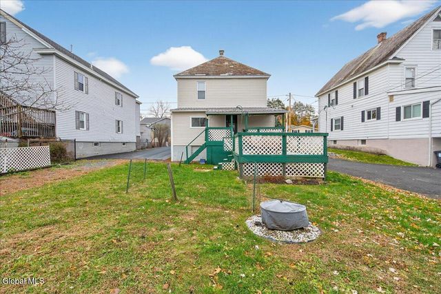 102 S Crystal Street, Schaghticoke, NY 12118