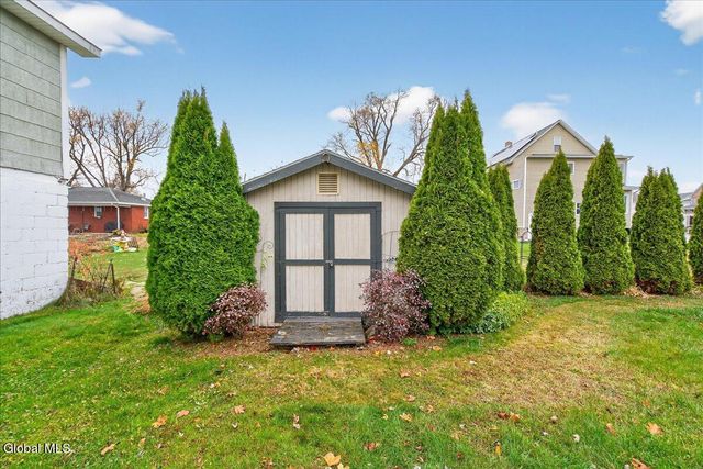 102 S Crystal Street, Schaghticoke, NY 12118