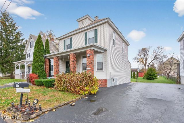 102 S Crystal Street, Schaghticoke, NY 12118