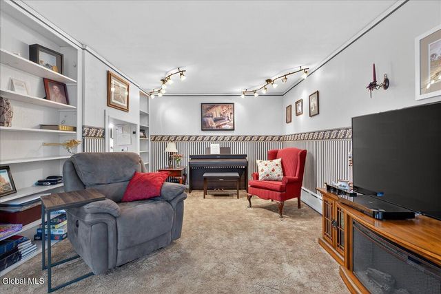 102 S Crystal Street, Schaghticoke, NY 12118