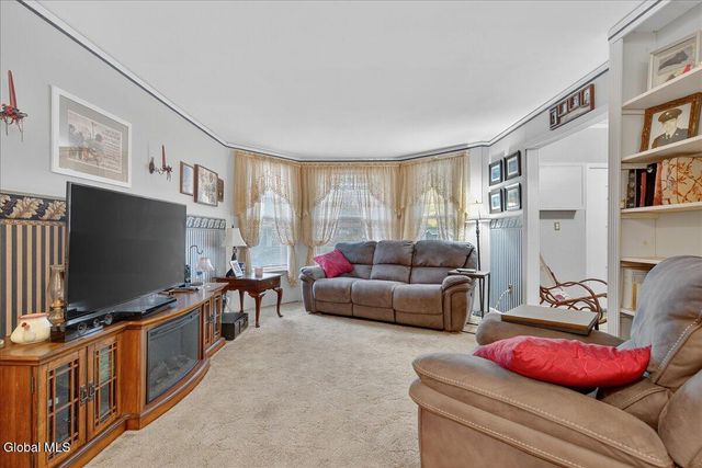 102 S Crystal Street, Schaghticoke, NY 12118