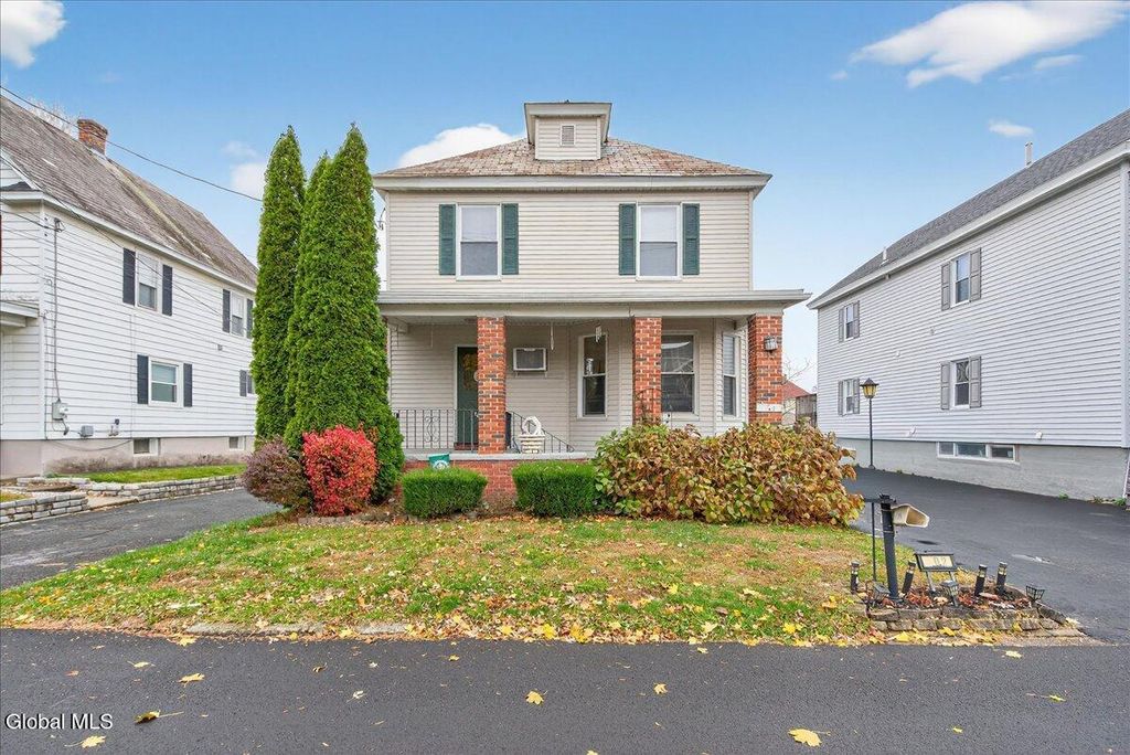 102 S Crystal Street, Schaghticoke, NY 12118