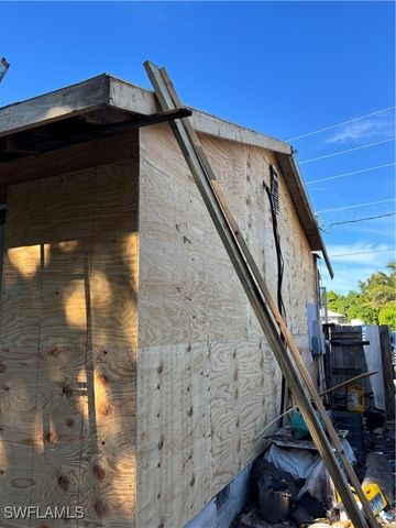 1960 51st ST SW, Naples, FL 34116