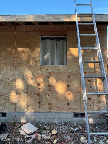 1960 51st ST SW, Naples, FL 34116