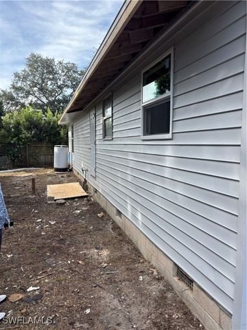 1960 51st ST SW, Naples, FL 34116