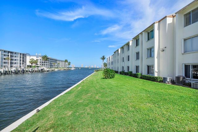 125 Shore Court 304a, North Palm Beach, FL 33408