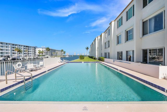 125 Shore Court 304a, North Palm Beach, FL 33408
