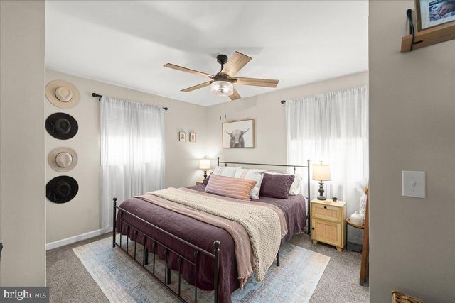7 RONALD RD, Mechanicsburg, PA 17050