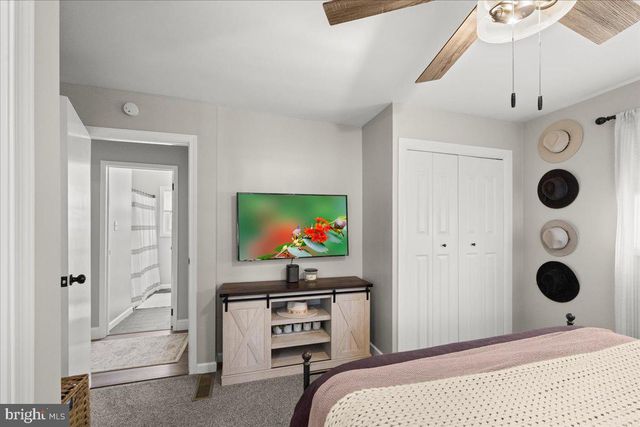 7 RONALD RD, Mechanicsburg, PA 17050