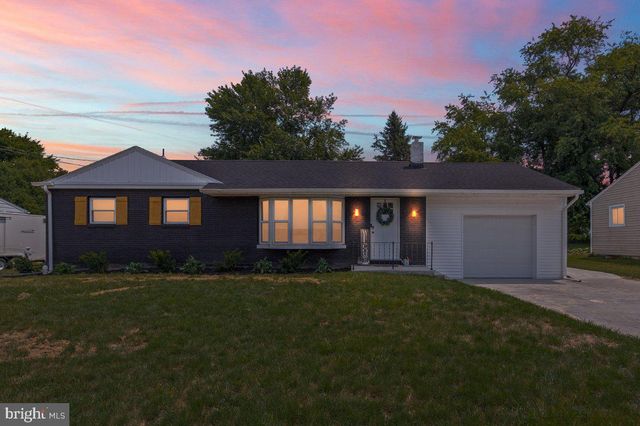 7 RONALD RD, Mechanicsburg, PA 17050