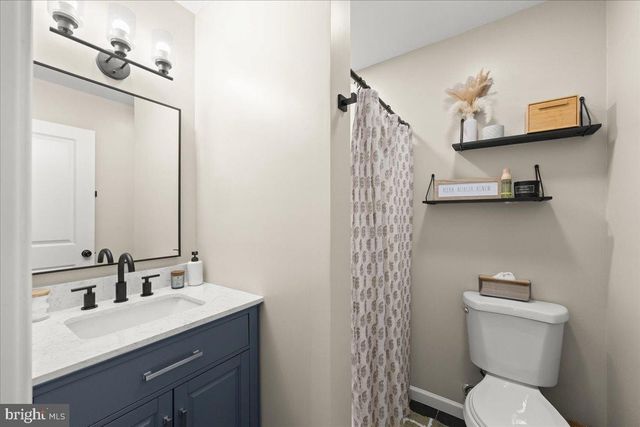 7 RONALD RD, Mechanicsburg, PA 17050