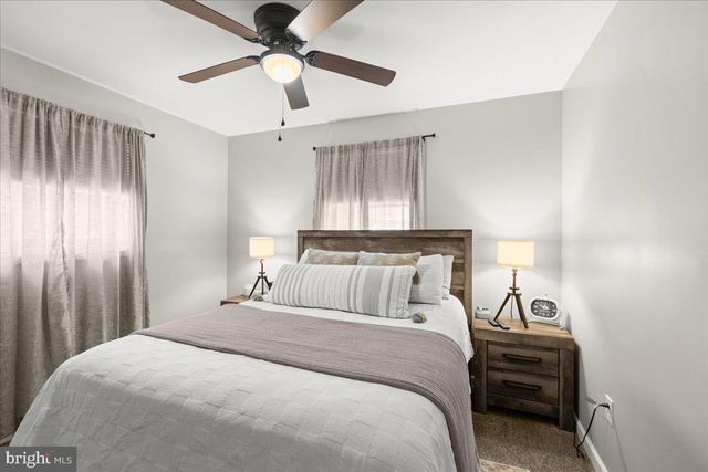 7 RONALD RD, Mechanicsburg, PA 17050