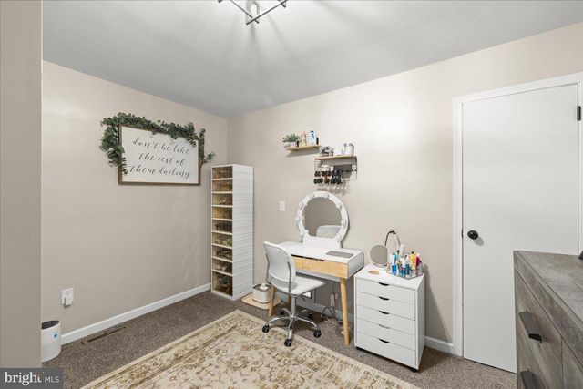 7 RONALD RD, Mechanicsburg, PA 17050