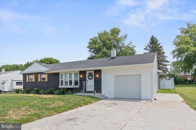 7 RONALD RD, Mechanicsburg, PA 17050