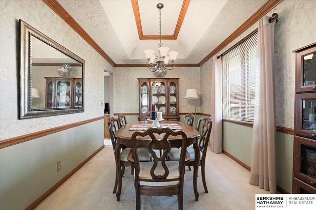 13937 Arbor Circle, Omaha, NE 68144