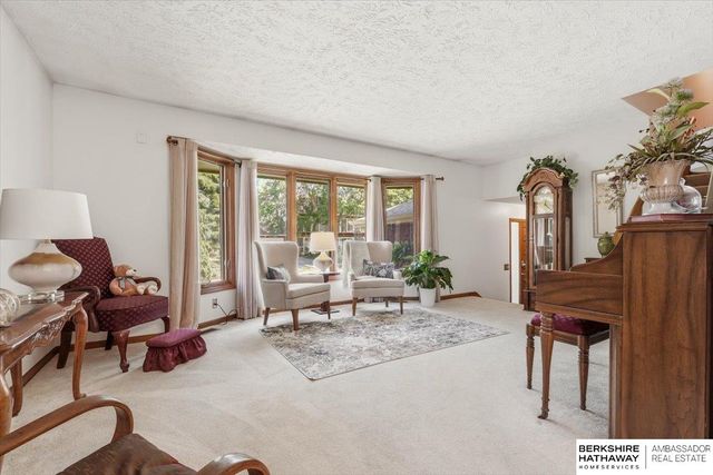 13937 Arbor Circle, Omaha, NE 68144