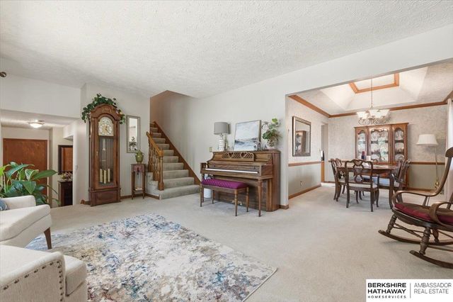 13937 Arbor Circle, Omaha, NE 68144