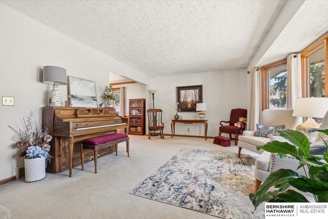 13937 Arbor Circle, Omaha, NE 68144