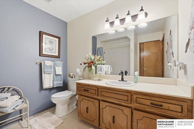 13937 Arbor Circle, Omaha, NE 68144
