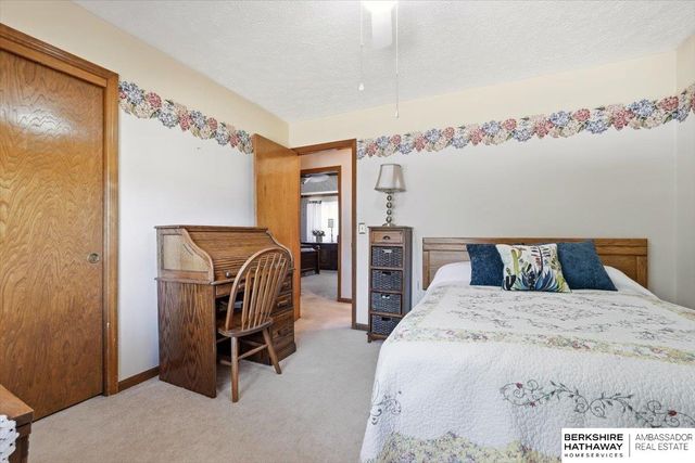 13937 Arbor Circle, Omaha, NE 68144