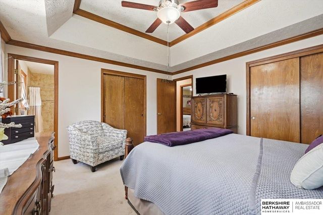 13937 Arbor Circle, Omaha, NE 68144