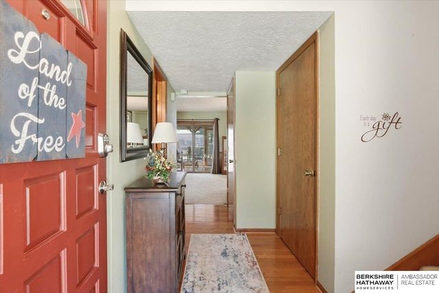 13937 Arbor Circle, Omaha, NE 68144