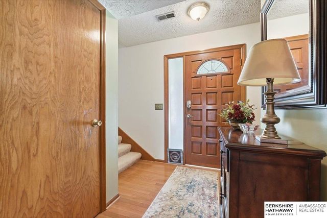 13937 Arbor Circle, Omaha, NE 68144