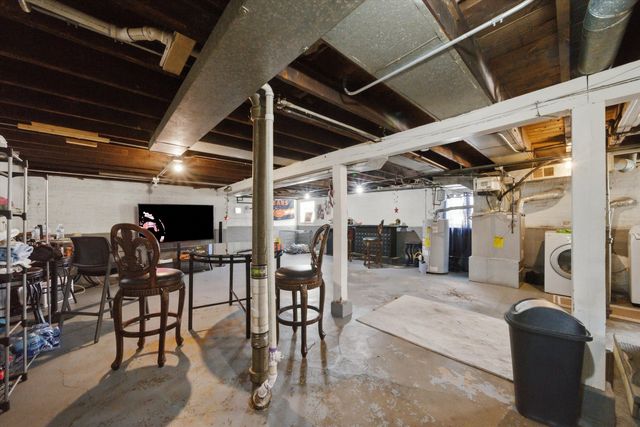 134 S 16th Avenue, Maywood, IL 60153