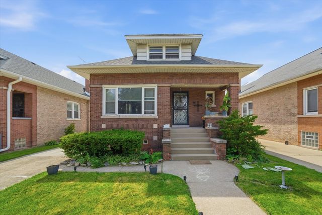 134 S 16th Avenue, Maywood, IL 60153