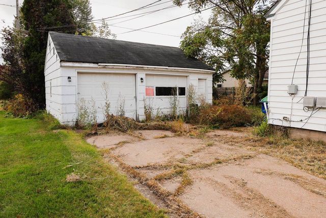 614 N 10TH AVENUE, Wausau, WI 54401