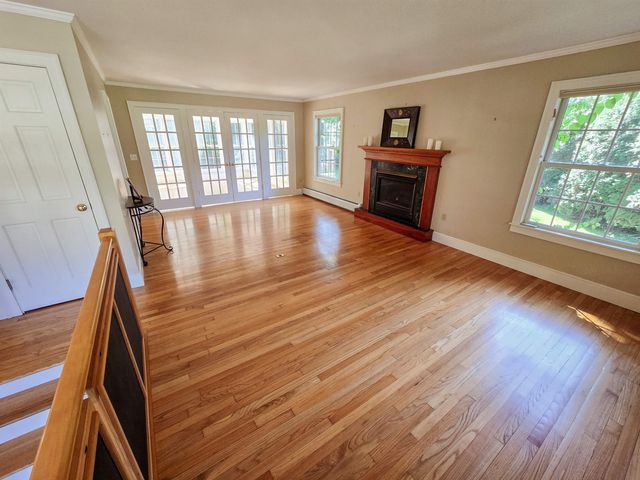 16 Country Club Drive, South Burlington, VT 05403