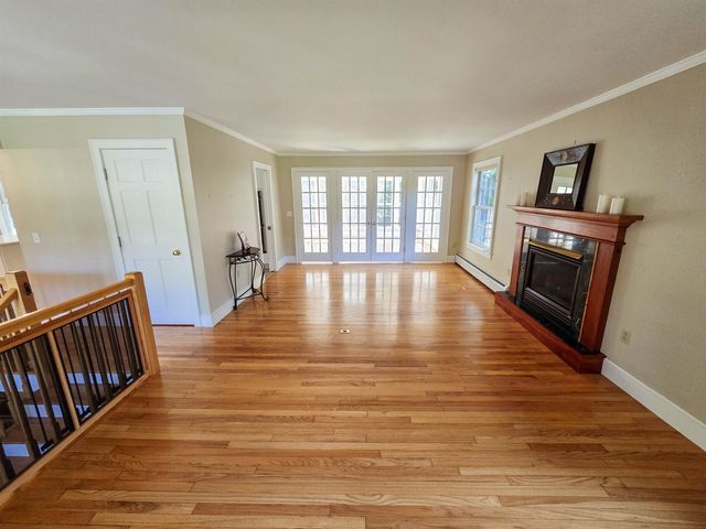 16 Country Club Drive, South Burlington, VT 05403