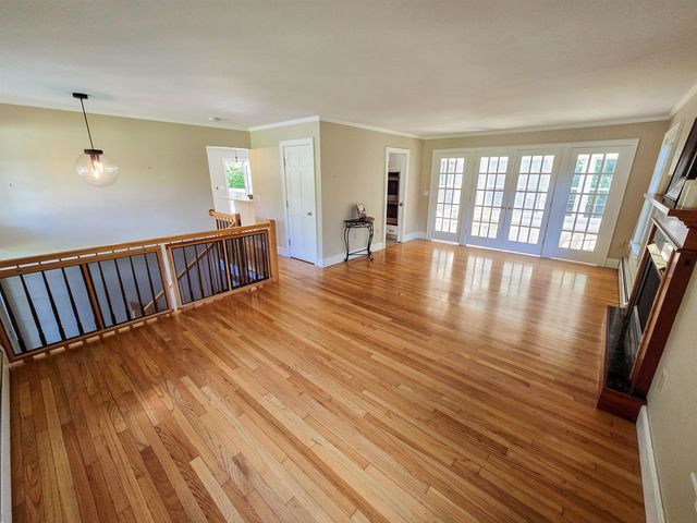 16 Country Club Drive, South Burlington, VT 05403
