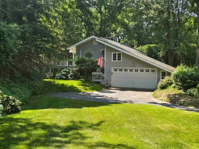 16 Country Club Drive, South Burlington, VT 05403