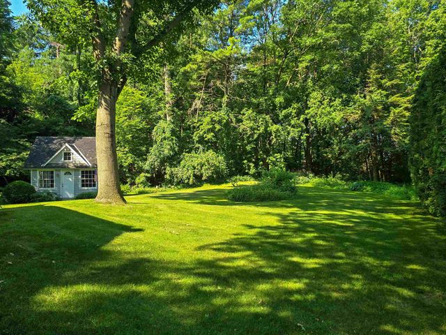 16 Country Club Drive, South Burlington, VT 05403