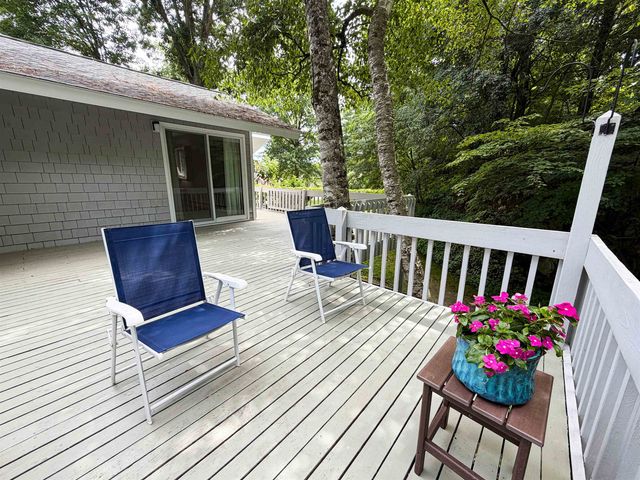 16 Country Club Drive, South Burlington, VT 05403
