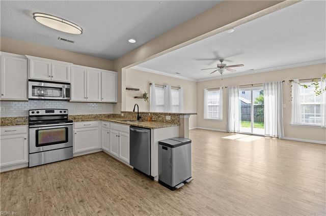 202 Thalia RD, Virginia Beach, VA 23452