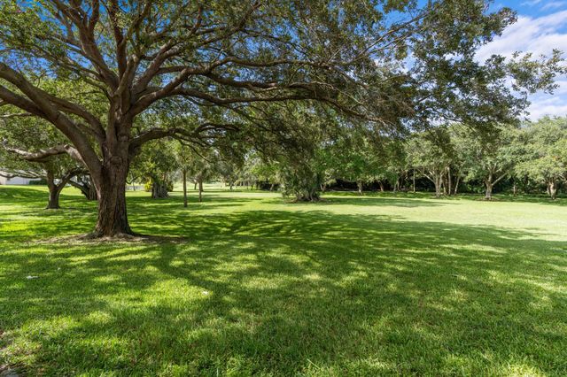 3300 Jaywood Terrace J116, Boca Raton, FL 33431