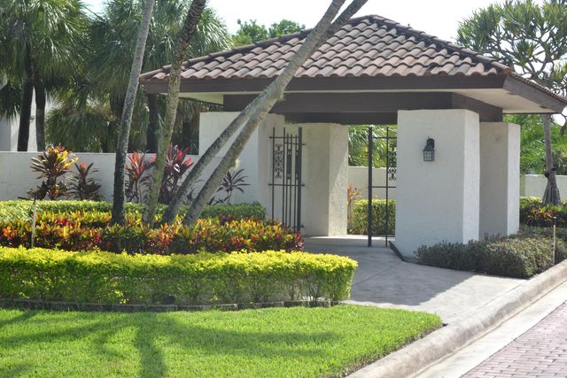 3300 Jaywood Terrace J116, Boca Raton, FL 33431