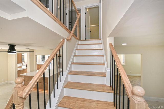 3 Jacobs Path, Melville, NY 11747