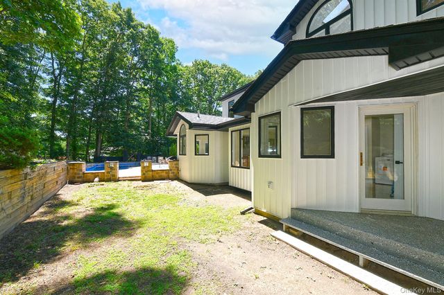 3 Jacobs Path, Melville, NY 11747