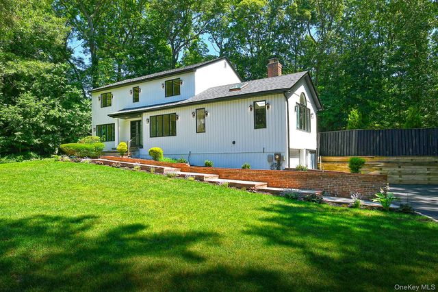 3 Jacobs Path, Melville, NY 11747