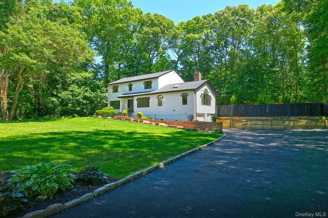 3 Jacobs Path, Melville, NY 11747