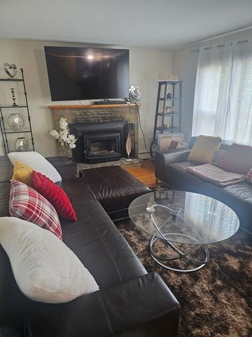 186 Ridge Rd, Marlborough, MA 01752