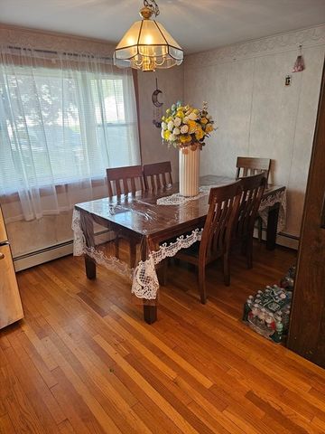 186 Ridge Rd, Marlborough, MA 01752