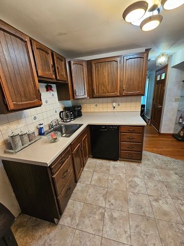 186 Ridge Rd, Marlborough, MA 01752