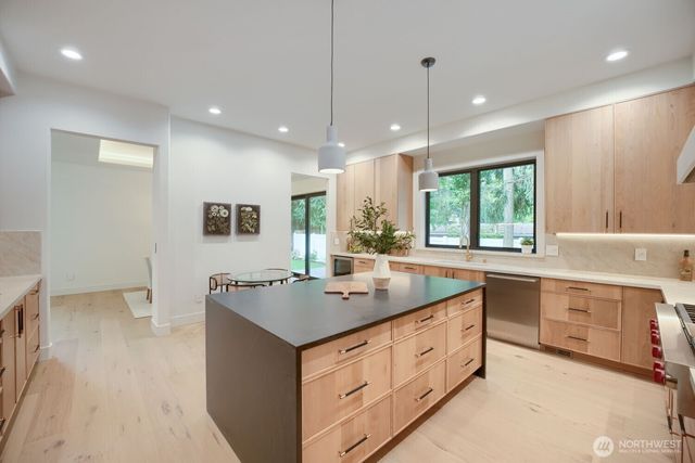 1265 165th Avenue SE, Bellevue, WA 98008