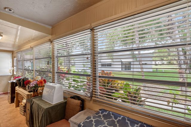 2002 SW Natura Boulevard B, Deerfield Beach, FL 33441