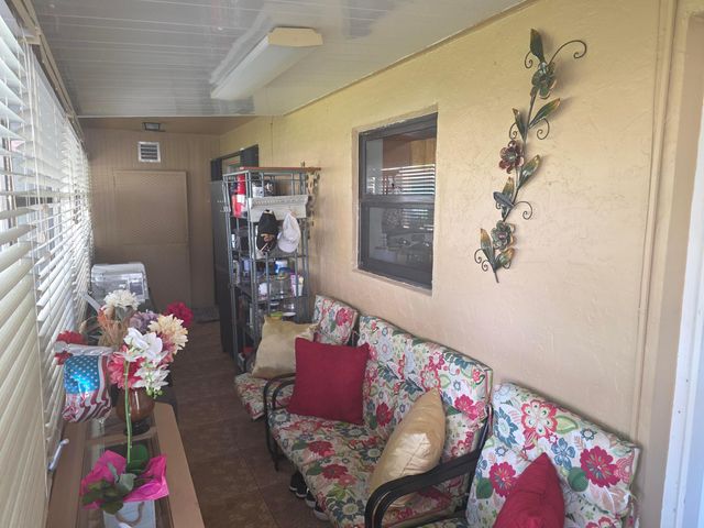 2002 SW Natura Boulevard B, Deerfield Beach, FL 33441